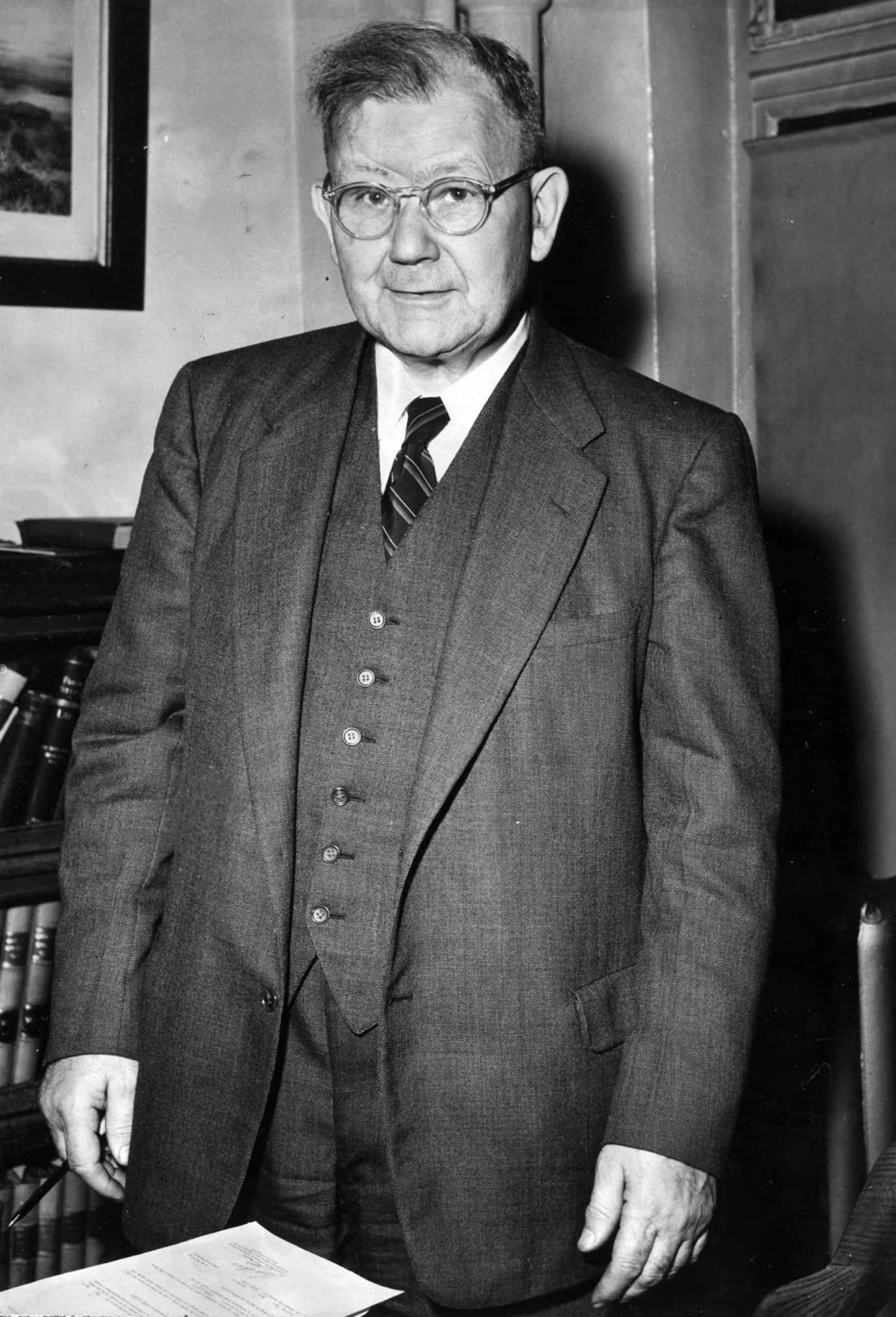 Oscar Orr as Chief Police Magistrate in his office in 1955. Source: City of Vancouver Archives 136-312.