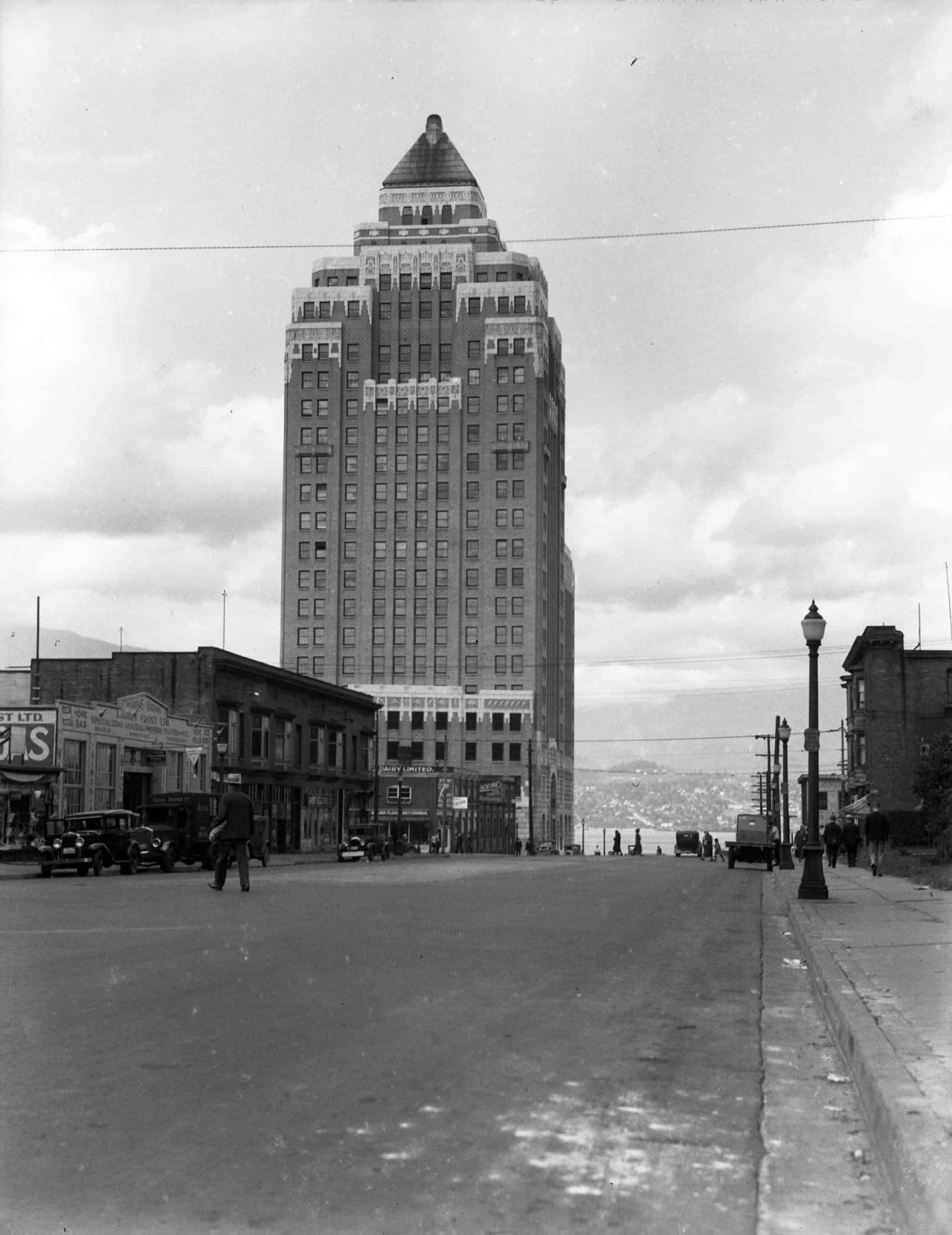 View of the Marine Building from Burrard Street, 1930. City of Vancouver Archives, CVA 239-21