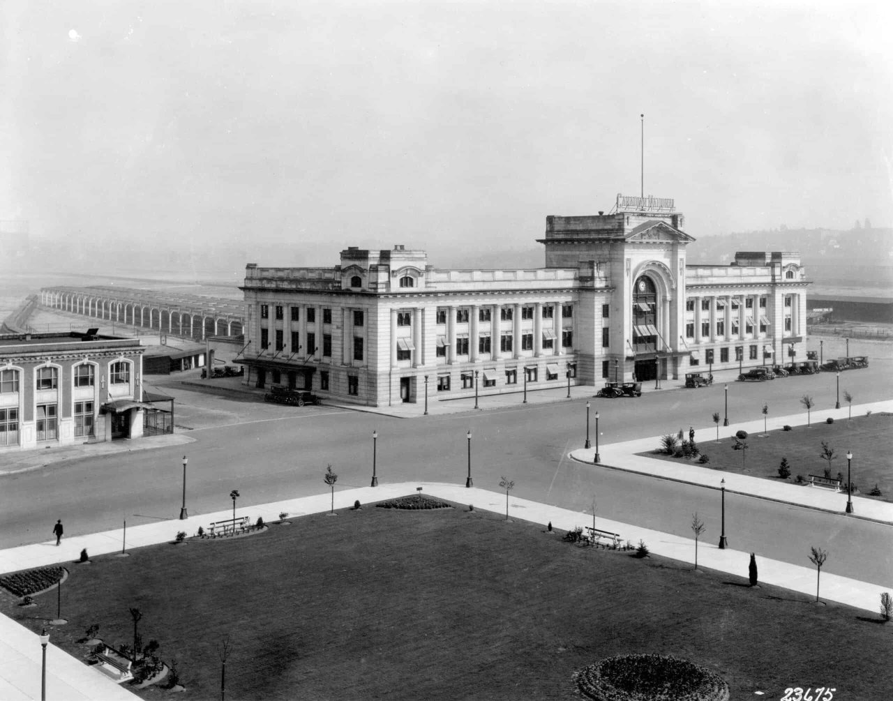 Exterior of the Canadian National Railway station on Main Street, 1932. City of Vancouver Archives, Can P23.1.