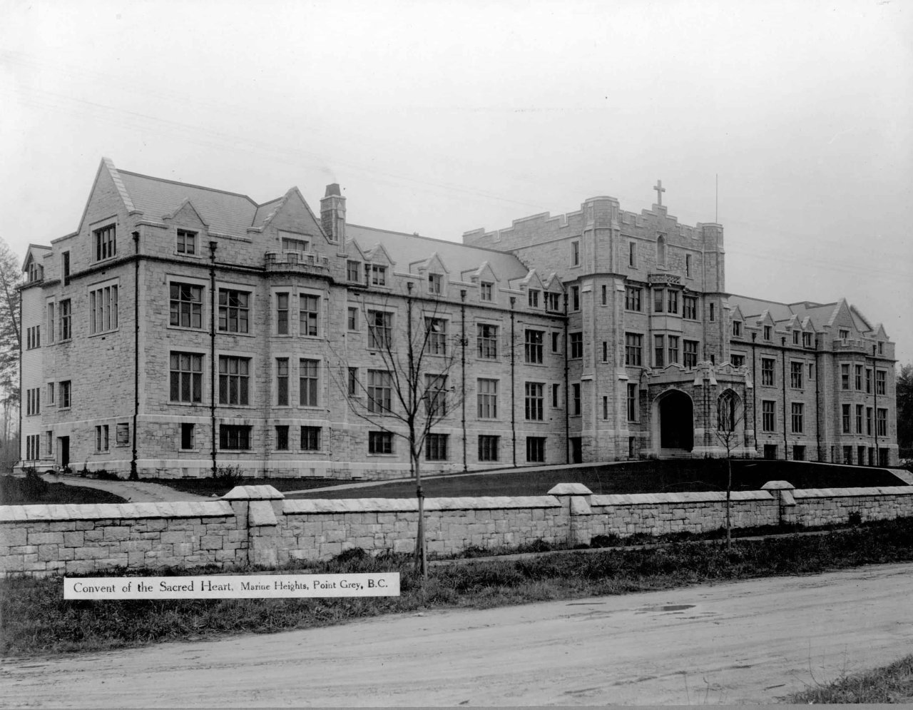 Convent of the Sacred Heart 1925
Source: City of Vancouver Archives Item : CVA 805-276 - Convent of the Sacred Heart, Marine Heights, Point Grey, B.C. [later St. George's School]