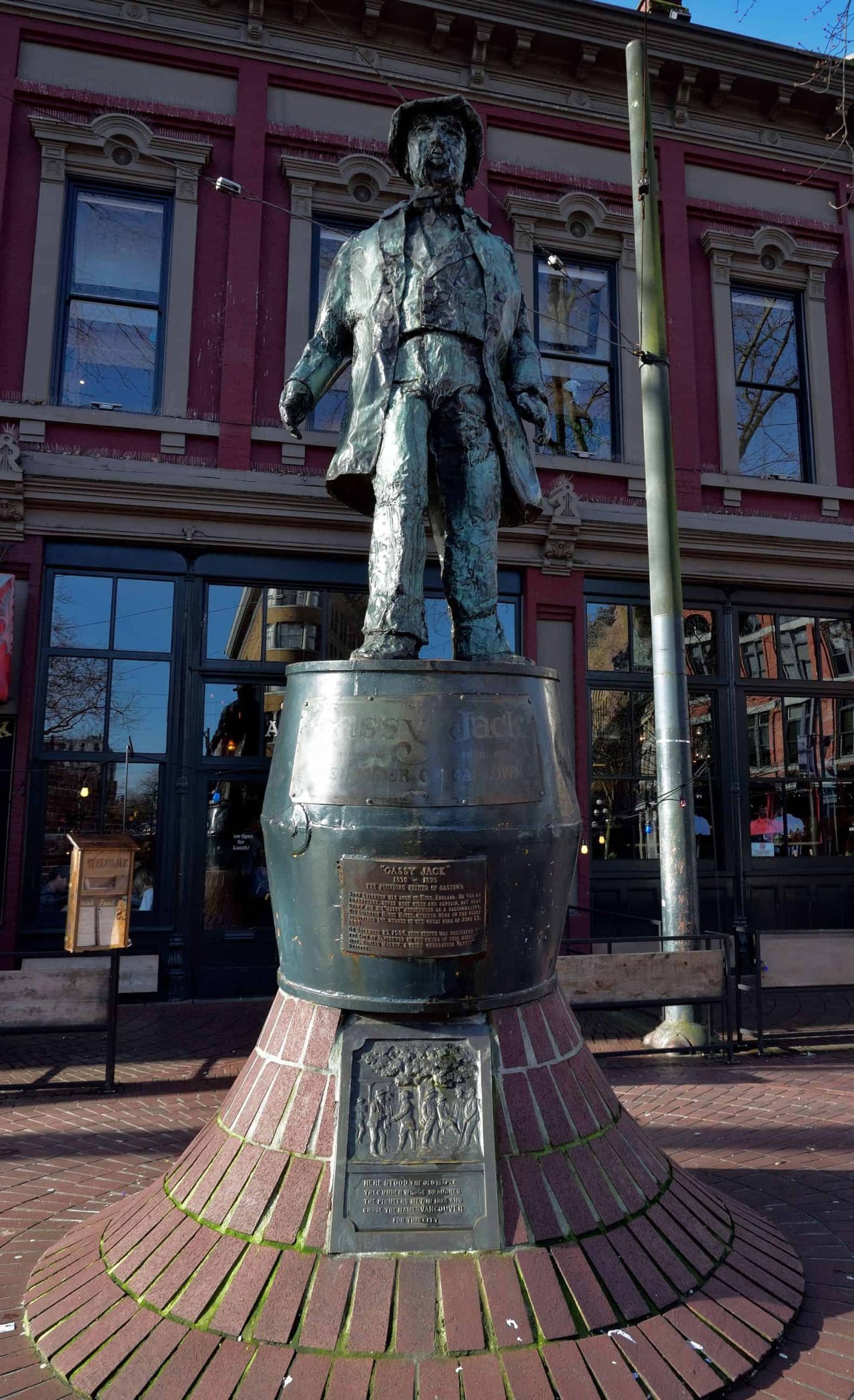 Statue of Captain John “Gassy Jack” Deighton that formerly stood in Maple Tree Square. Credit: roaming-the-planet