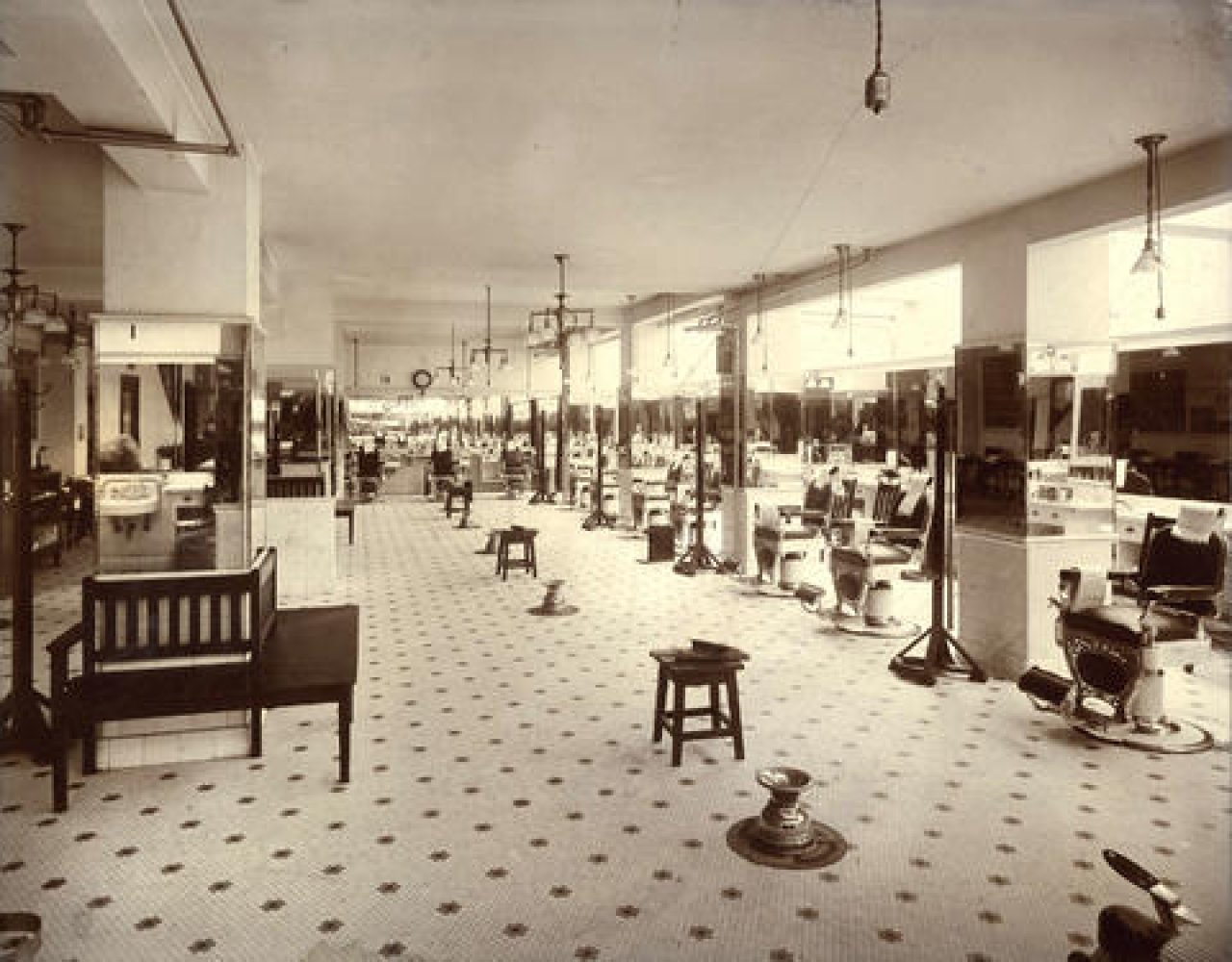 Irving Hotel Barbershop Interior c. 1920

Source: City of Vancouver Archives Item : CVA 186-1 - Interior view of Irving Hotel Barbershop, 101-103 Hastings Street East, Vancouver