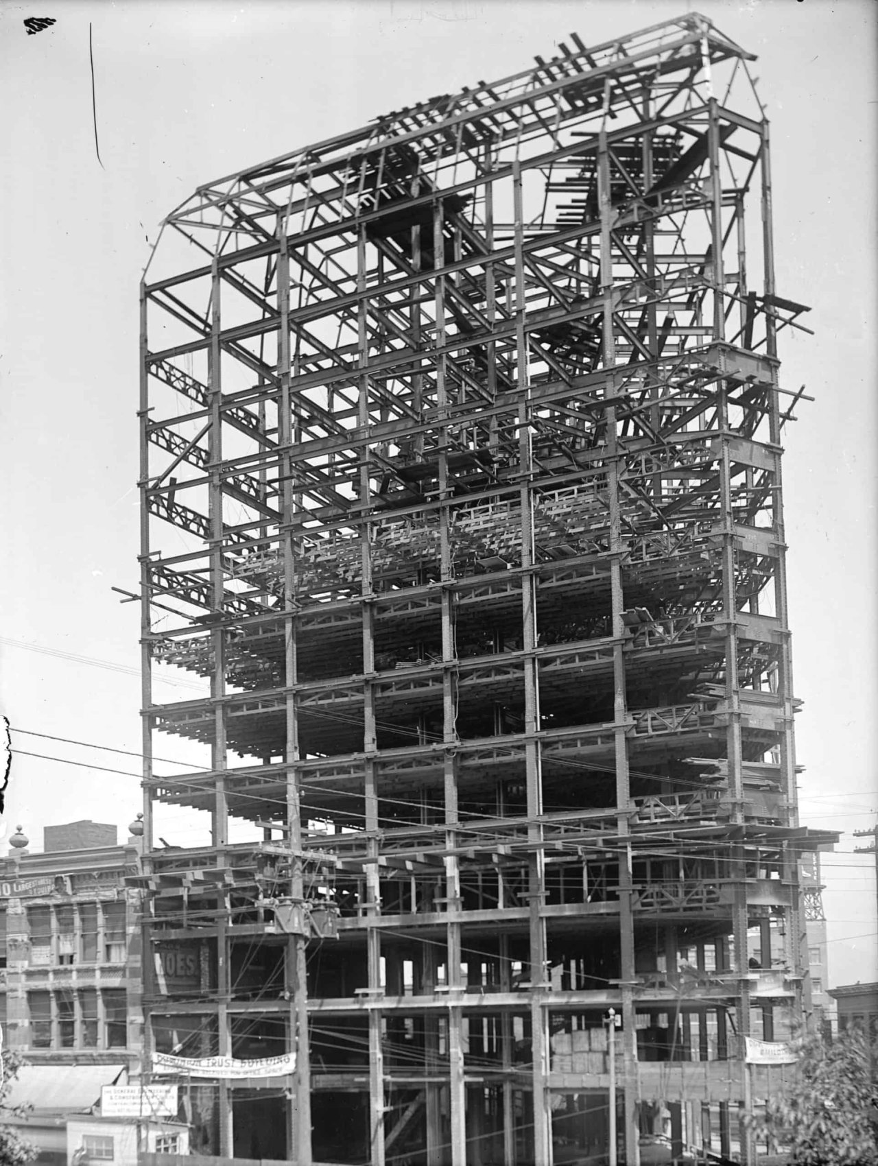 Partially constructed Dominion Building in 1909. City of Vancouver Archives SGN 921.