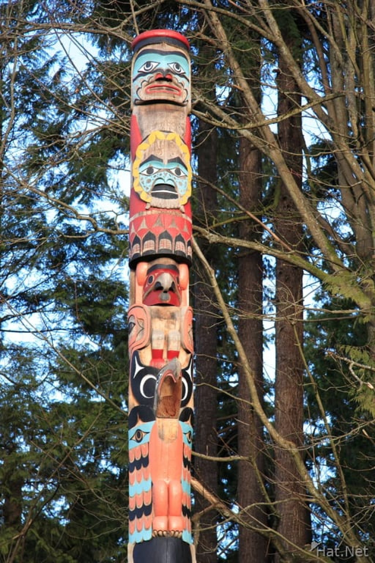 Sky Chief Totem Pole
Source: http://stanleyparkvan.com/stanley-park-van-attractions-totem-poles.html