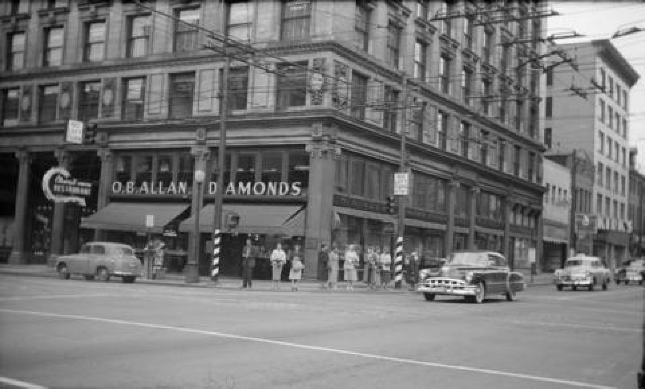O.B Allan store, corner of Granville and Pender Streets. Source: City of Vancouver Archives 1385-1