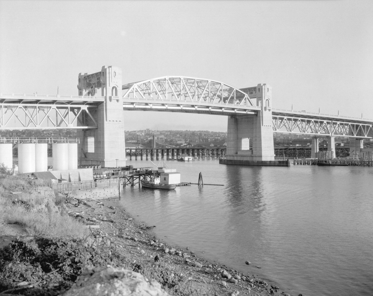 Burrard Bridge in 1932. Source: City of Vancouver Archives 99-4214