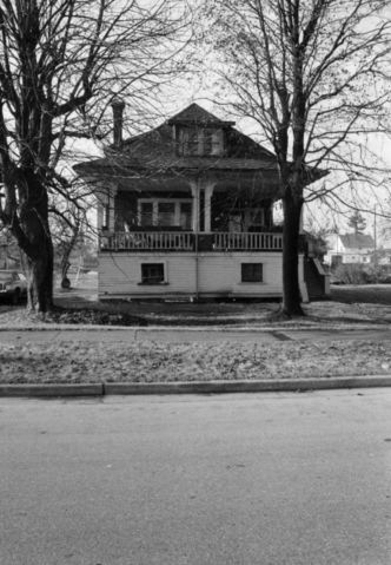 5709 Wales Street, 1985? City of Vancouver Archives, CVA 790-2044