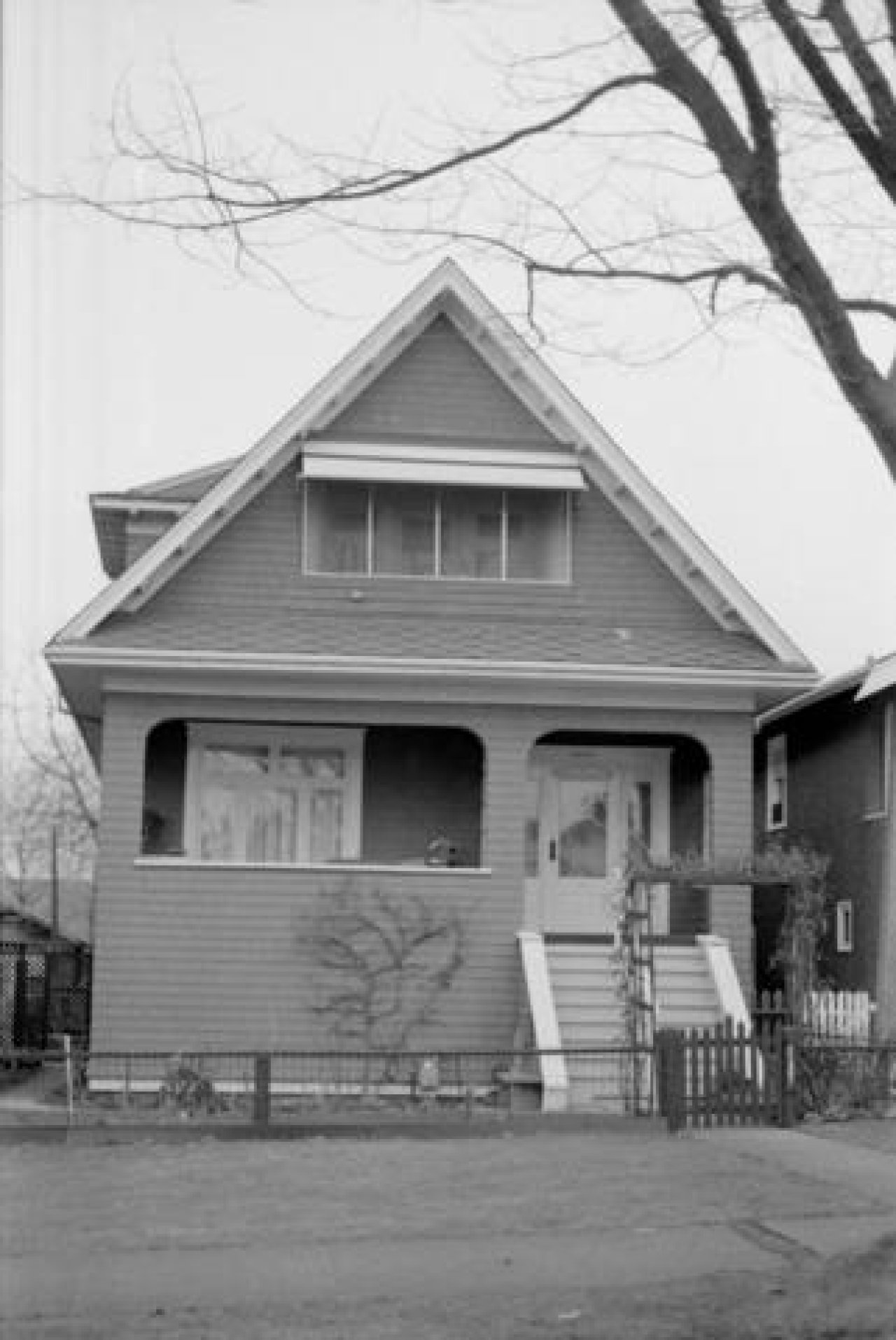 2487 Eton Street, Feb.-Mar. 1974. City of Vancouver Archives, CVA 1095-02108