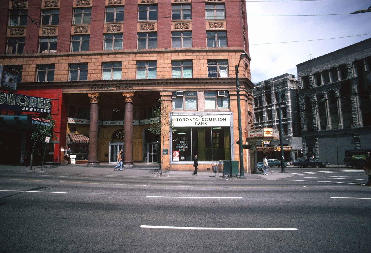 Street-level view of the Dominion Building facing Hastings St in 1974. Source: City of Vancouver Archives 778-141.