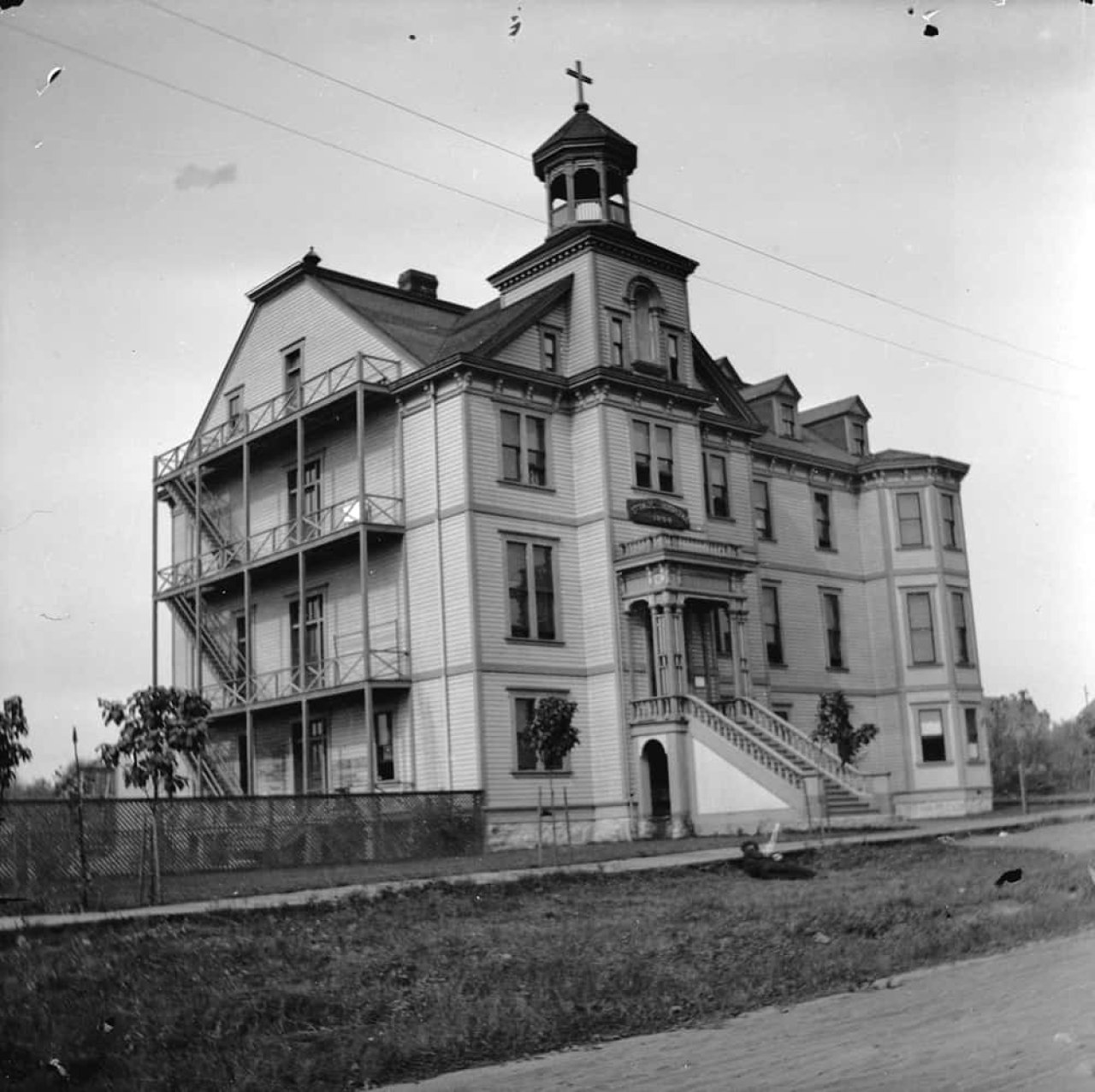 St. Paul's Hospital on Burrard Street, 1898. City of Vancouver Archives, Bu N426.