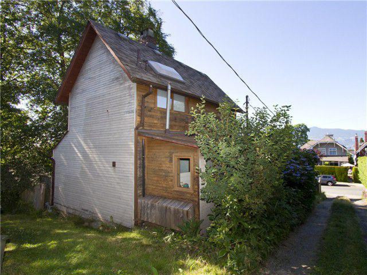 1610 Stephens Street Side. Source: Remax Select Properties / 1610 Stephen Street http://remax-selectvanbc.com/officelistings.html/listing.v1017879-1610-stephens-street-vancouver-v6k-3v3.32767769/photos