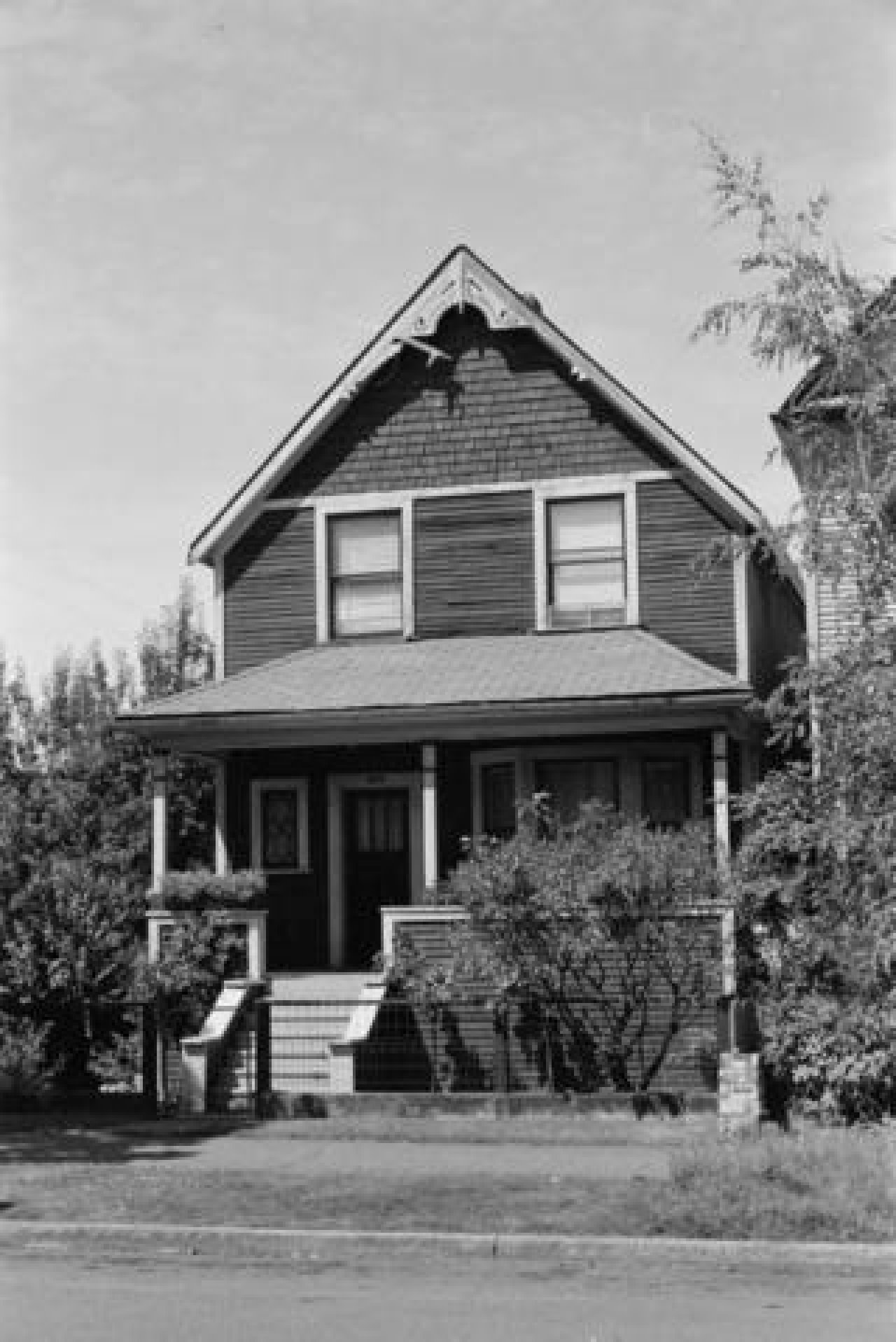 1893 West 3rd Avenue c. 1978. Source: City of Vancouver Archives 786-14.12.