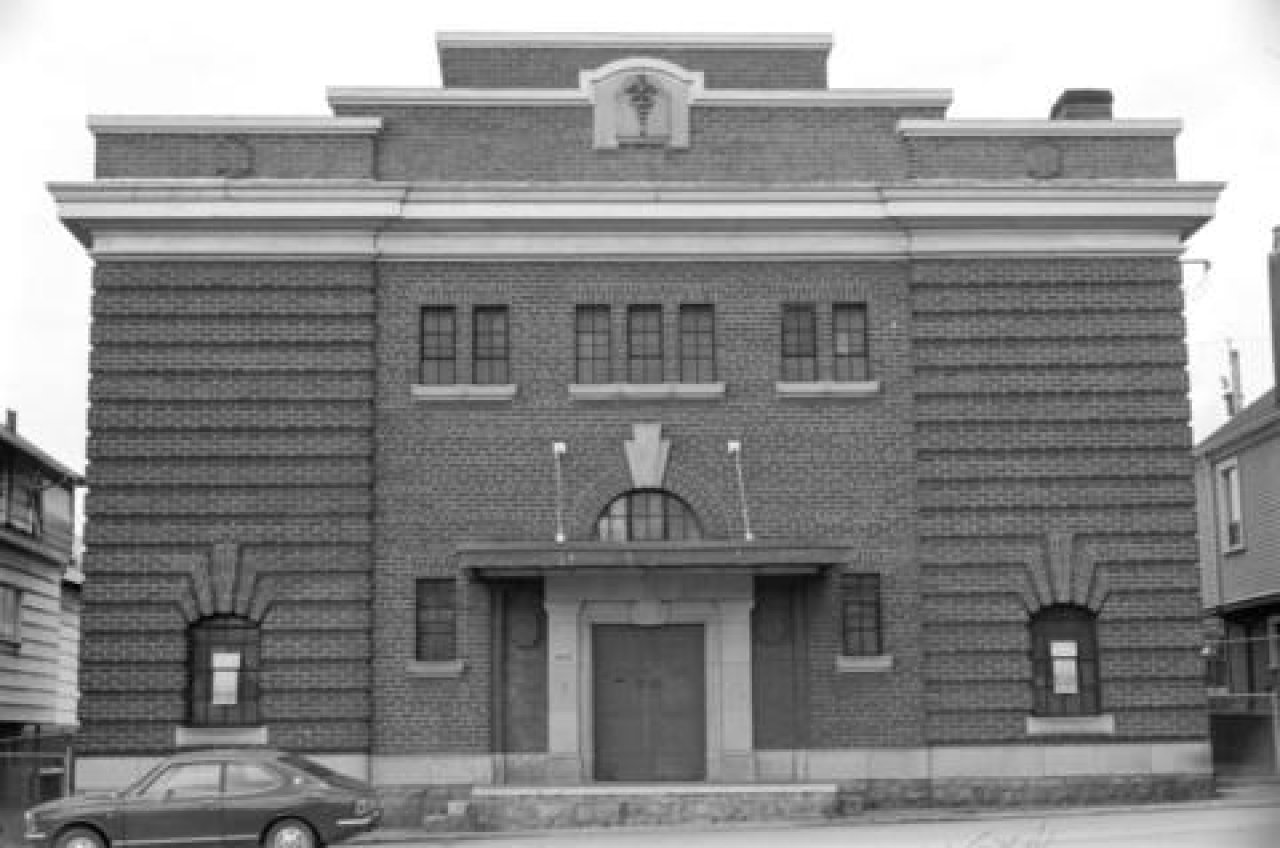 1943 East 1st Avenue c. 1978
Source: City of Vancouver Archives Item : CVA 786-73.03 - 1943 E. 1st Avenue