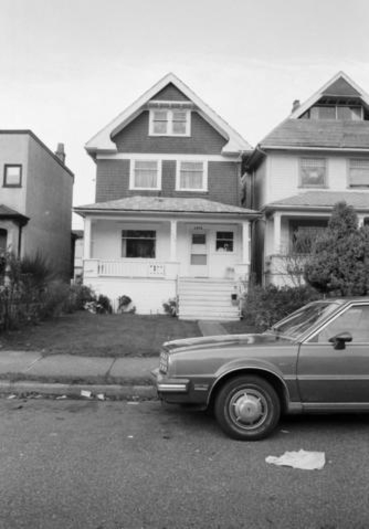 1975 West 1st Avenue c. 1985. Source: City of Vancouver Archives 790-1526