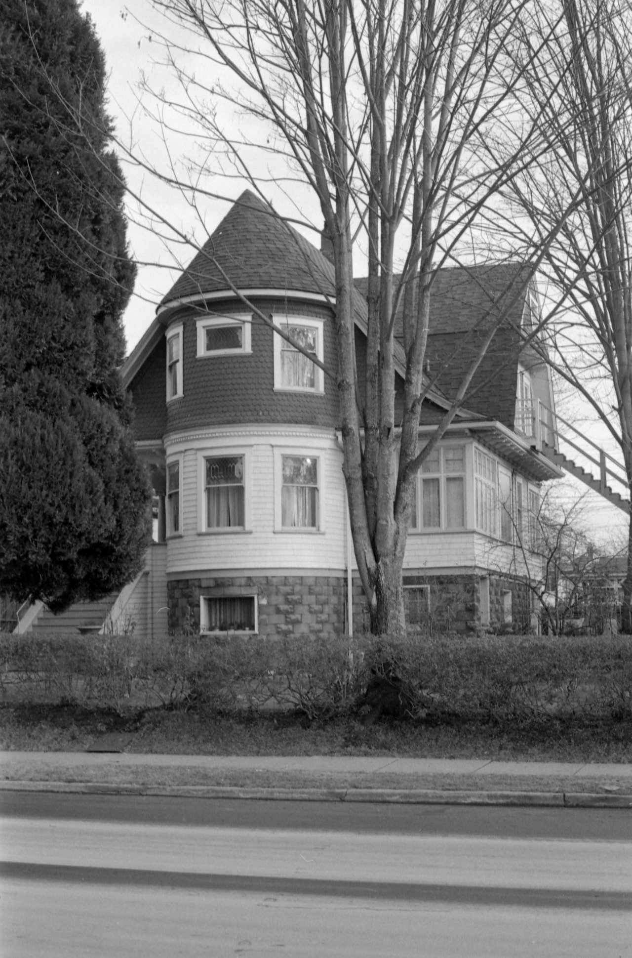 101020 Victoria Drive, 1985. City of Vancouver Archives, CVA 791-0603