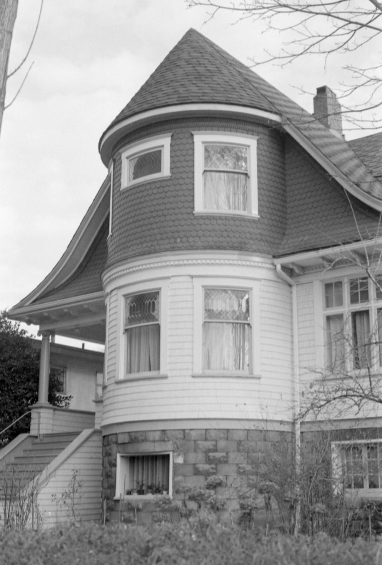 1020 Victoria Drive facade, 1885 - CVA 791-0601