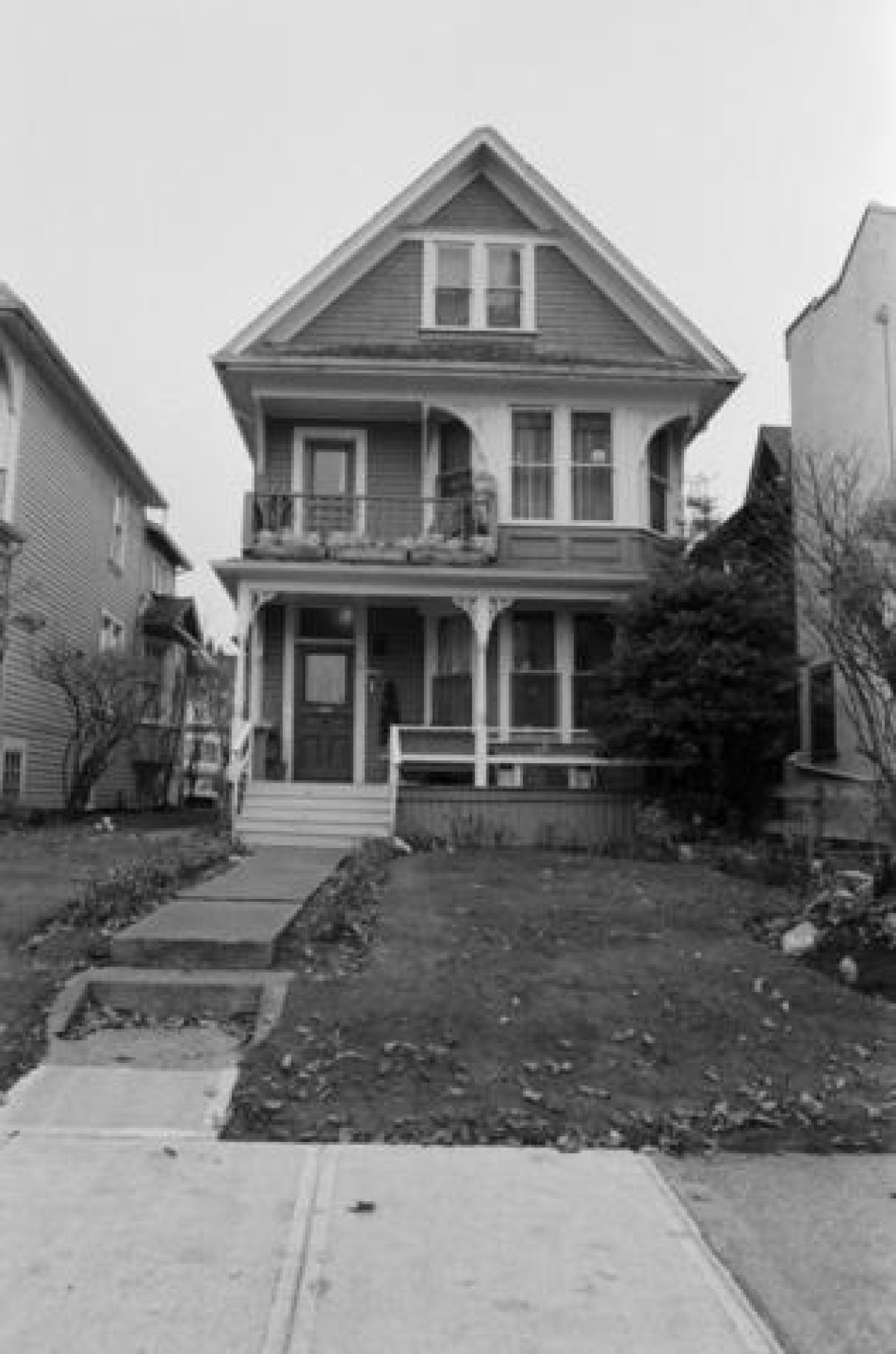 1159 Pendrell Street c. 1985

Source: City of Vancouver Archives Item : CVA 790-1692 - 1159 Pendrell Street