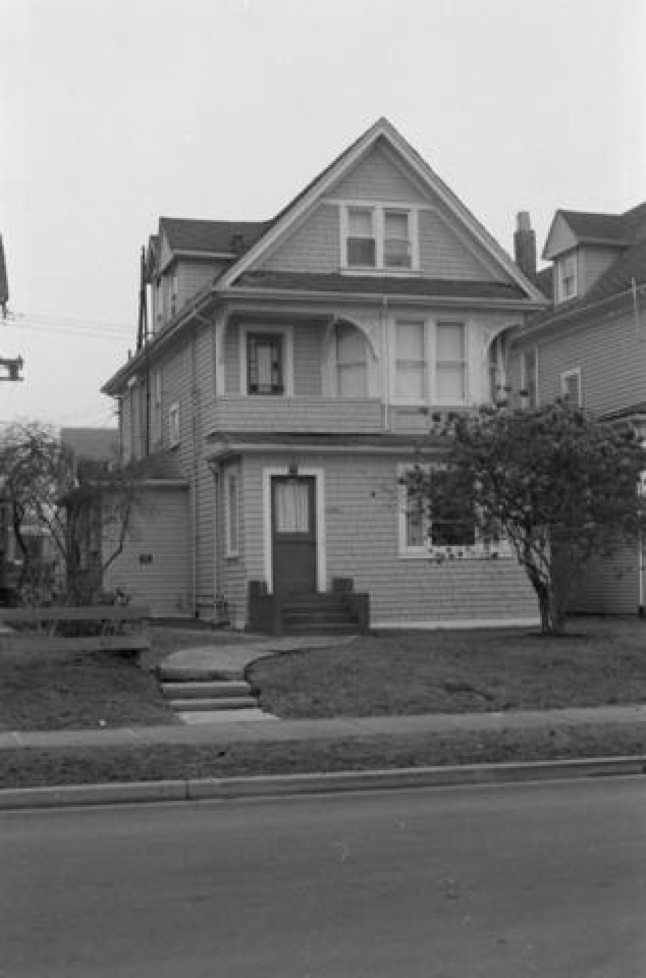 1169 Pendrell Street c. 1985

Source: City of Vancouver Archives Item : CVA 791-0643 - 1169 Pendrell Street