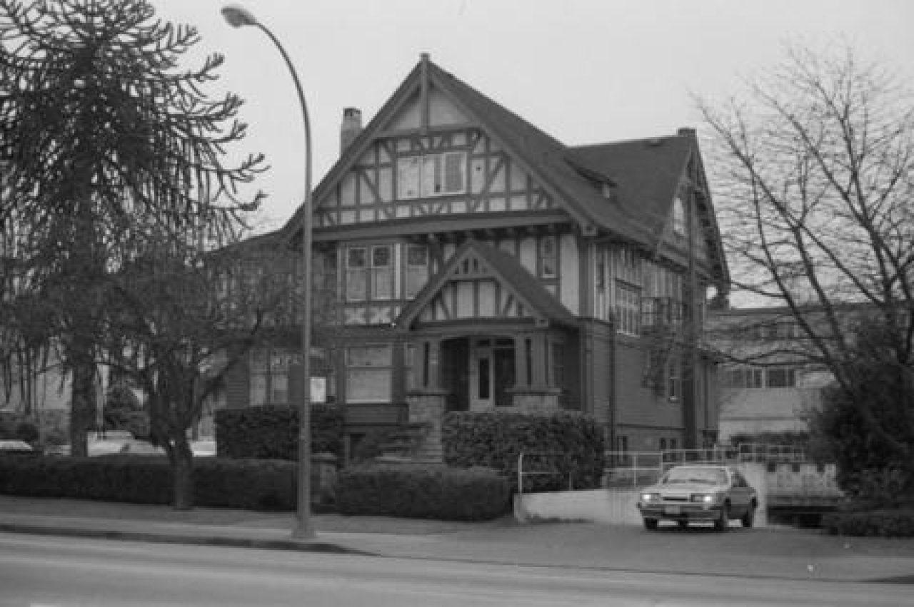 1306 West 12th Avenue c. 1986
Source: City of Vancouver Archives Item : CVA 791-1352 - 1306 West 12th Avenue