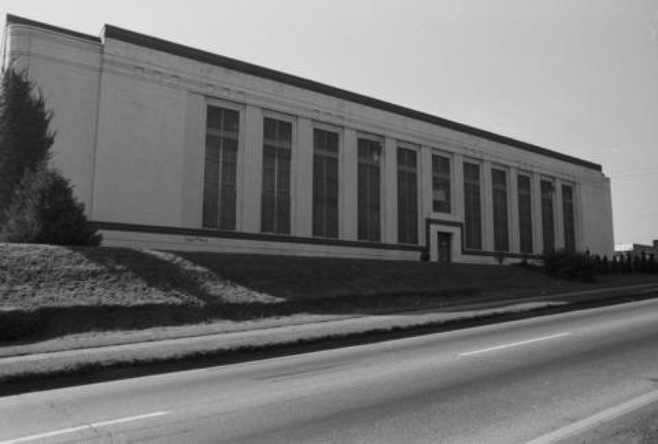 2466 East 1st Avenue c. 1985
Source: City of Vancouver Archives Item : CVA 790-0905 - 2466 East 1st Avenue