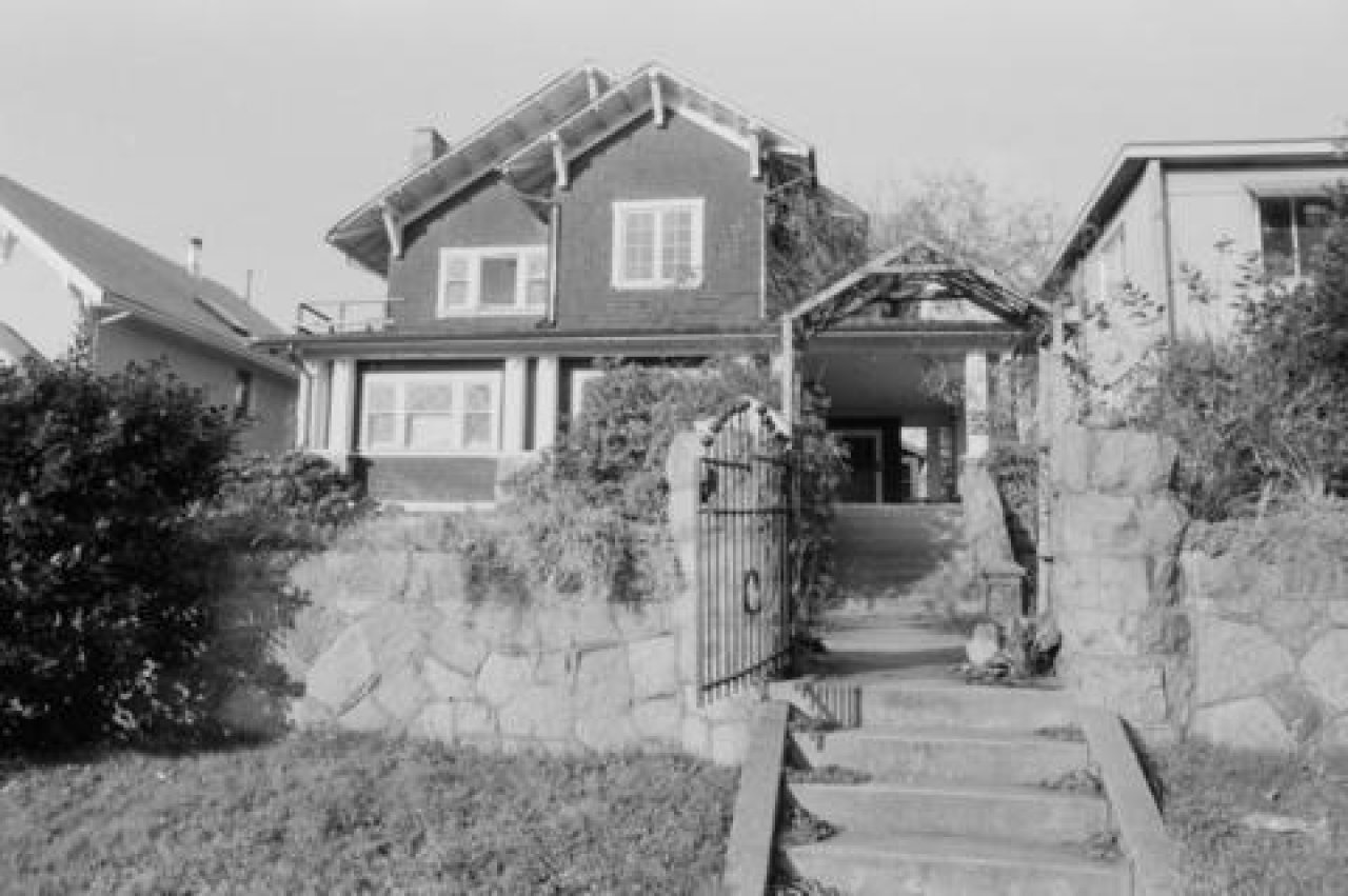 2525 West 2nd Avenue c. 1985
Source: City of Vancouver Archives Item : CVA 790-1477 - 2525 West 2nd Avenue