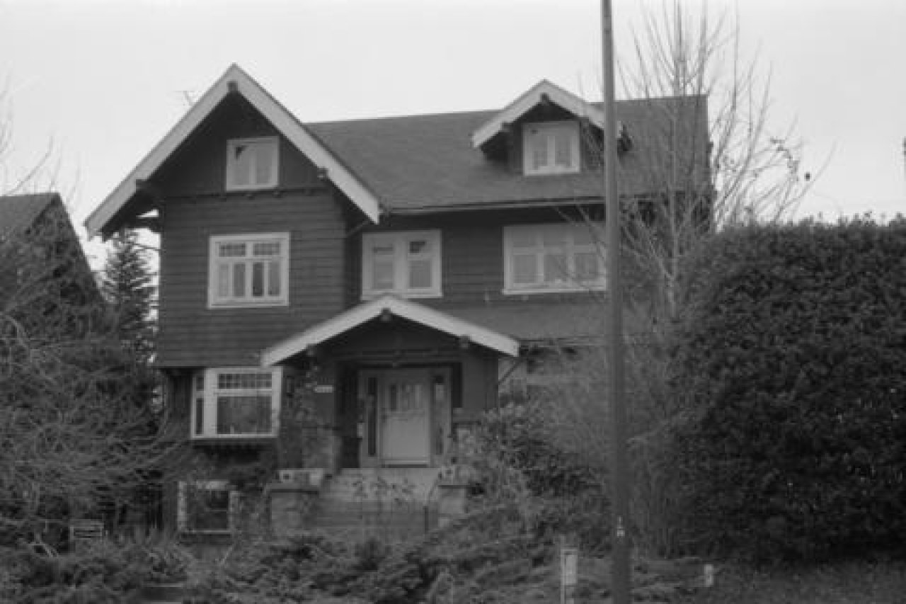 2545 West 2nd Avenue c. 1986
Source: City of Vancouver Archives Item : CVA 791-0918 - 2545 West 2nd Avenue