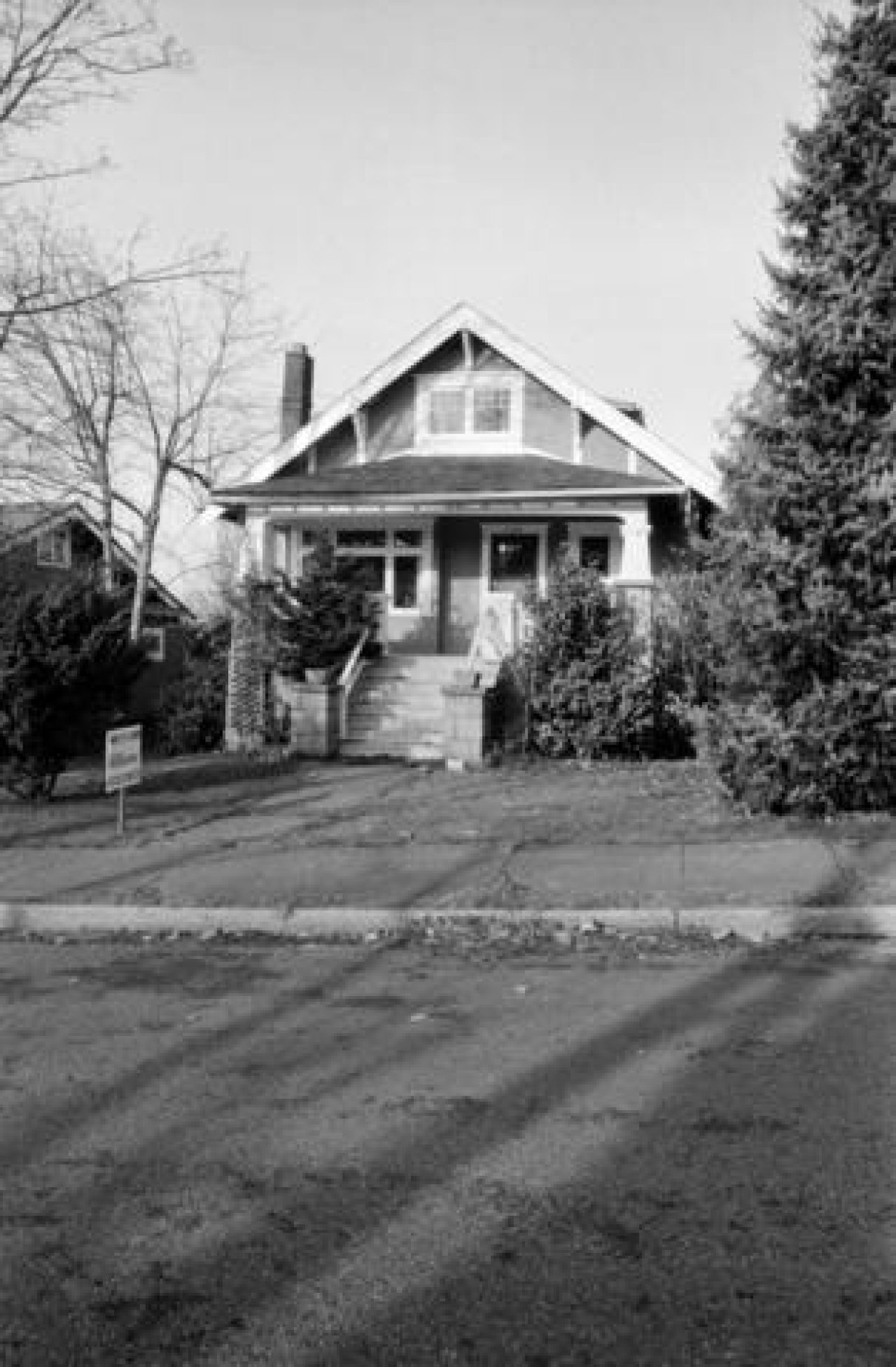 2745 West 1st Avenue c. 1985
Source: City of Vancouver Archives Item : CVA 790-1471 - 2745 West 1st Avenue