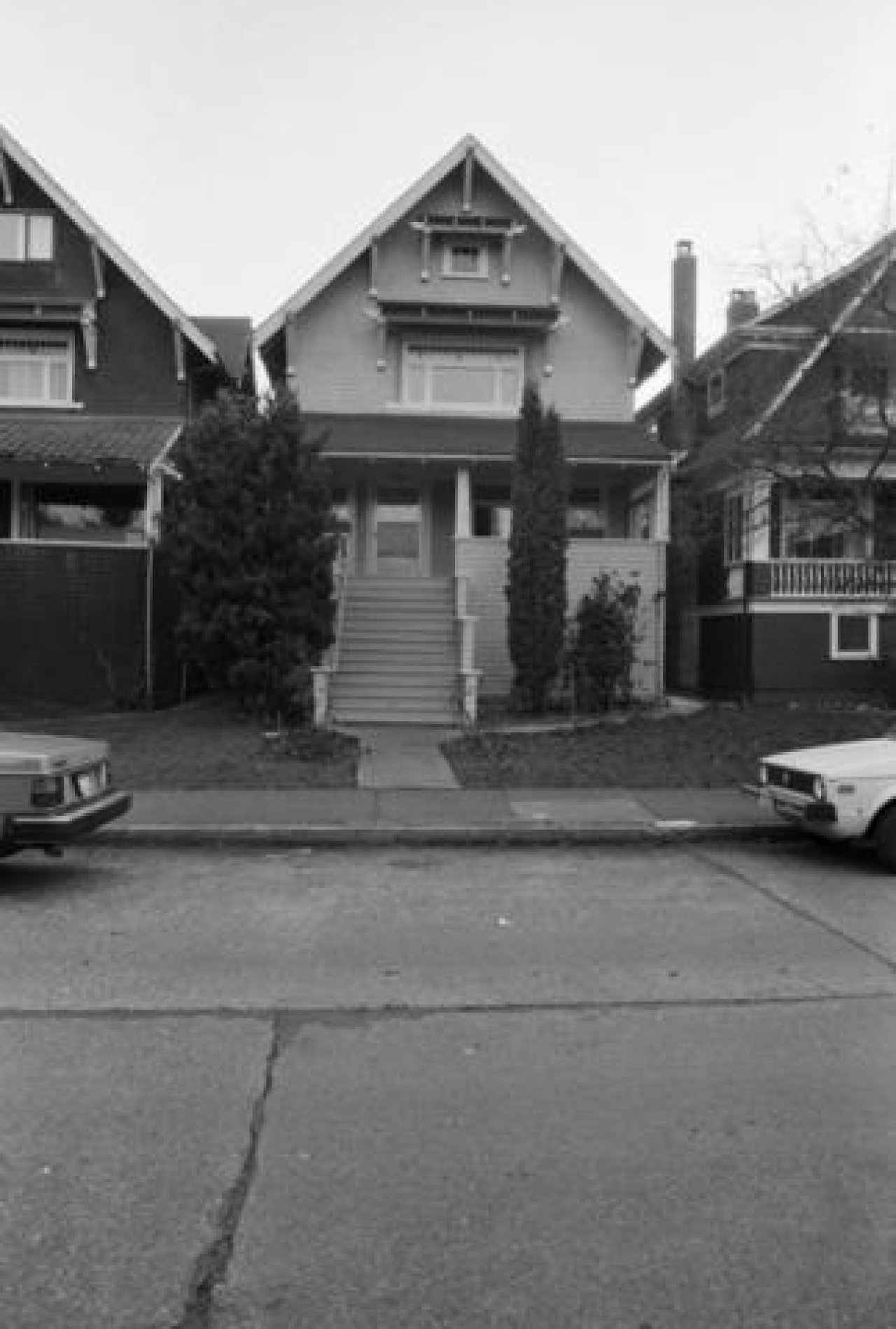 2912-2914 West 3rd Ave c. 1985

Source: City of Vancouver Archives Item : CVA 790-1553 - 2914-2912 West 3rd Avenue