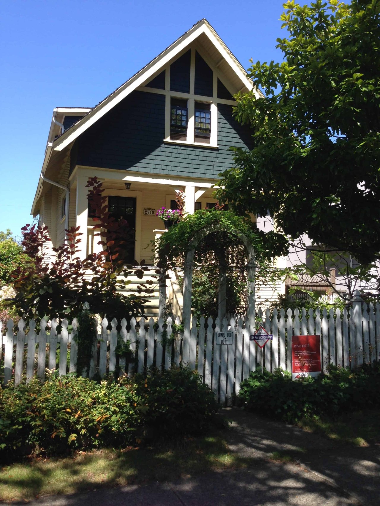2919 E 29th Avenue in 2016. Credit: VHF