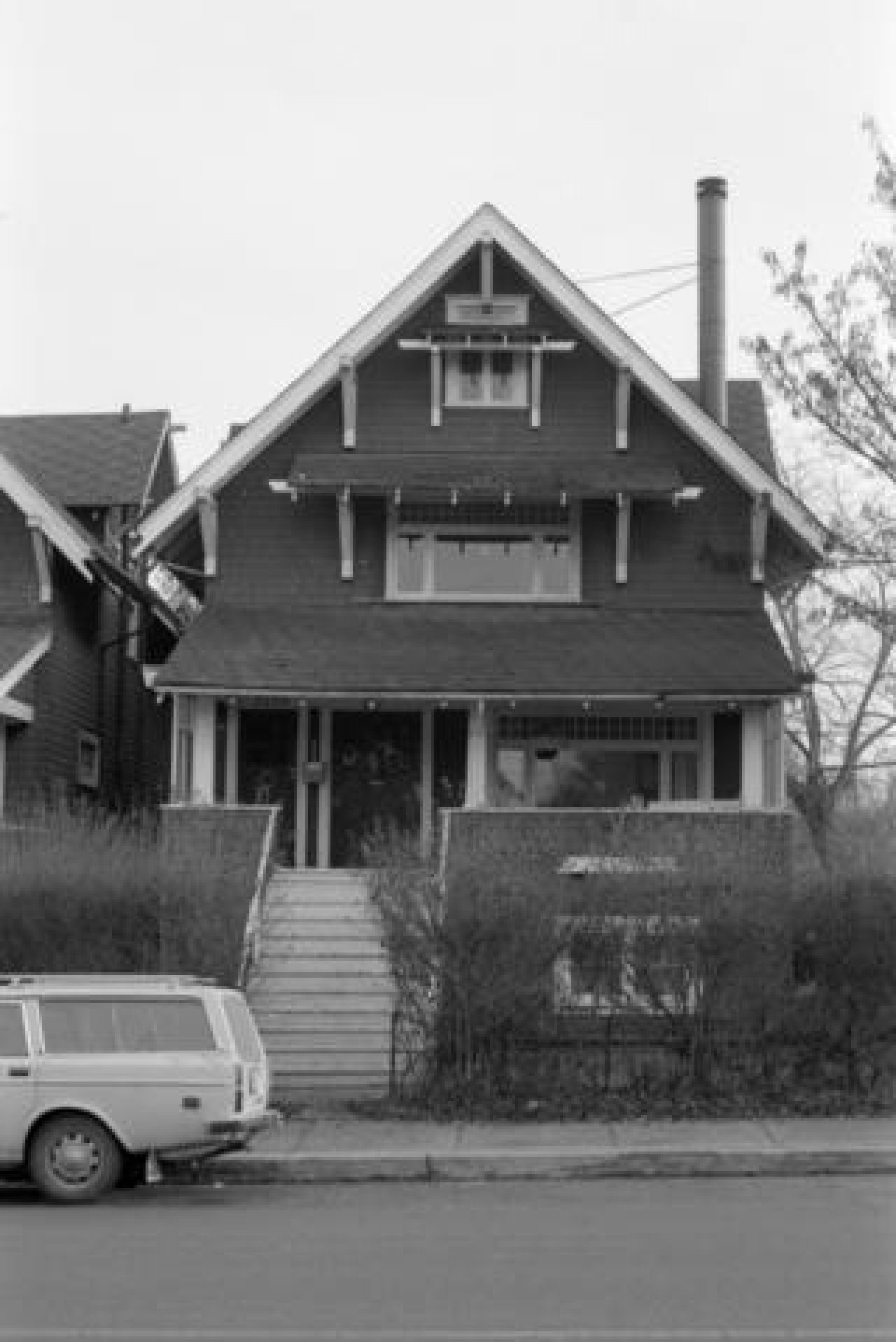 2150-2152 MacDonald St in 1986. Source: City of Vancouver Archives 791 0748_141