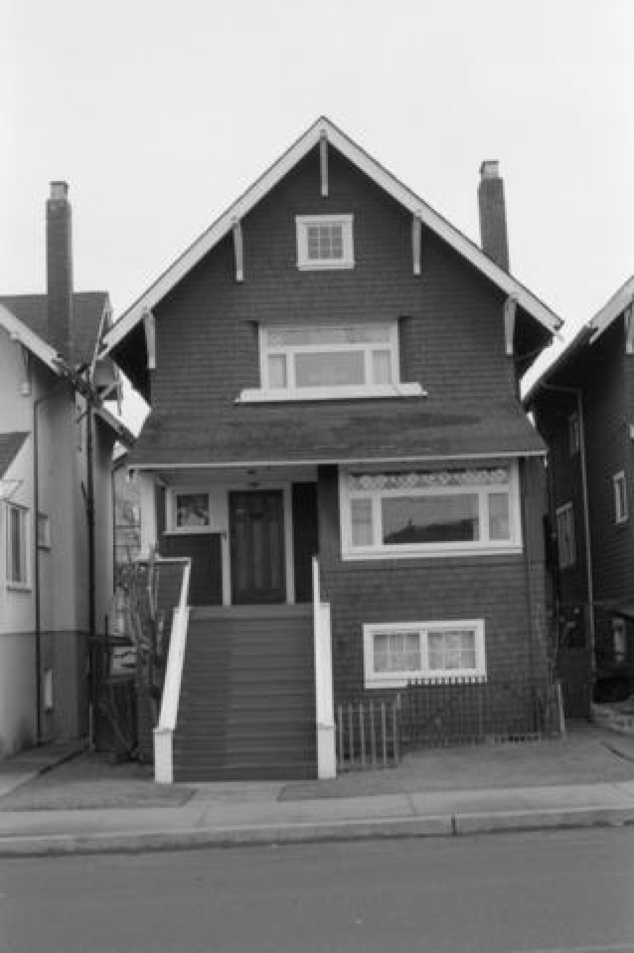 2216 MacDonald St 1985. Source: City of Vancouver Archives 791 0749