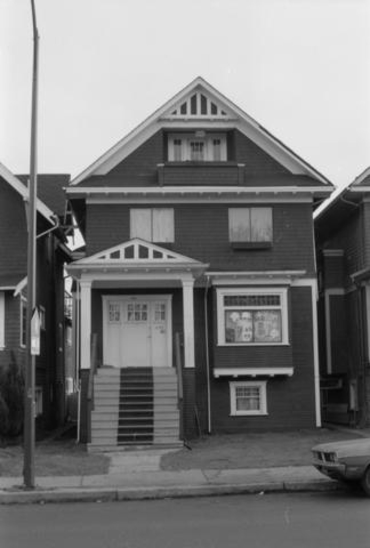 2228 MacDonald St 1985. Source: City of Vancouver Archives 791 0751