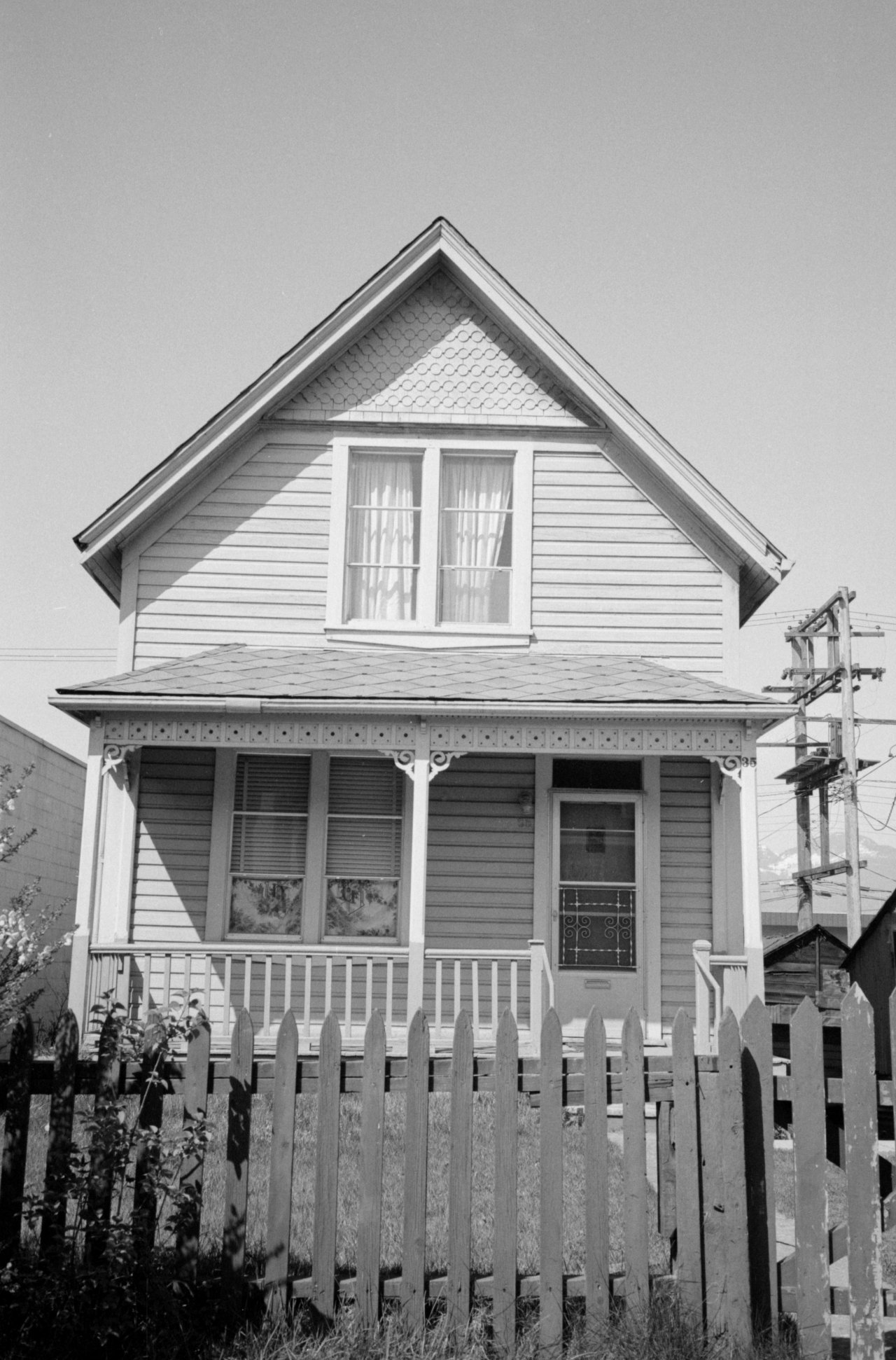 35 W 6th Avenue, 1974. Credit: City of Vancouver Archives 1095-03485