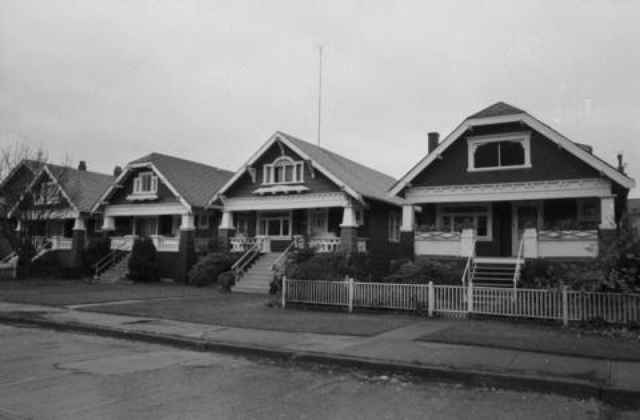 3160, 3140, 3130 West 3rd Avenue c. 1985
(3140 in the middle)

Source: City of Vancouver Archives Item : CVA 790-1572 - 3160, 3140, 3130 West 3rd Avenue