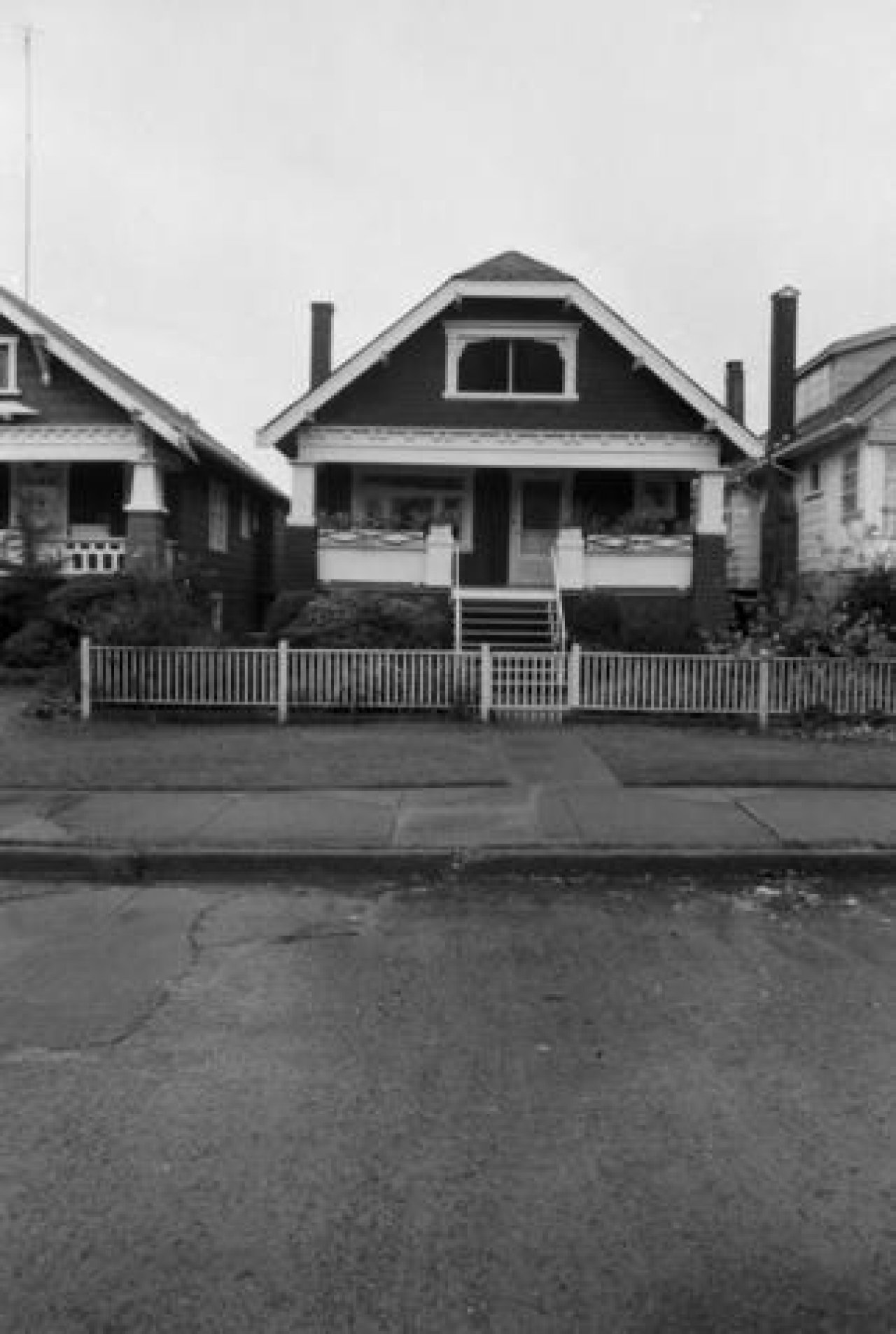 3160 West 3rd Avenue c. 1985

Source: City of Vancouver Archives Item : CVA 790-1571 - 3160 West 3rd Avenue