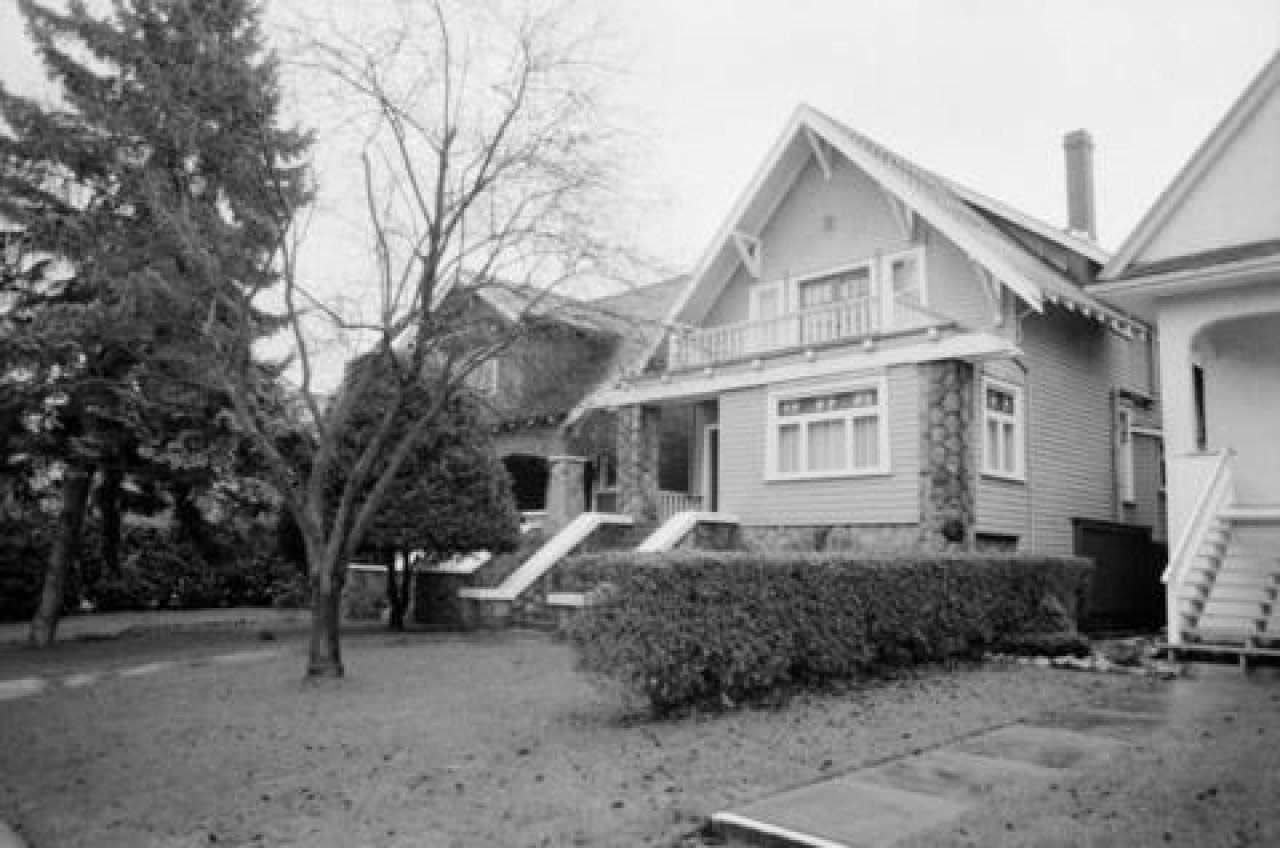 3242 3248 West 2nd Avenue c. 1985
Source: City of Vancouver Archives Item : CVA 790-1564 - 3242, 3248 West 2nd Avenue