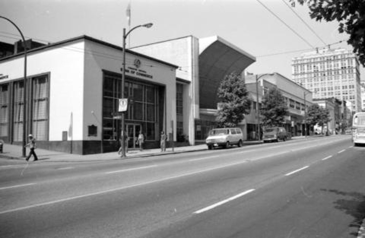 South west view of 300 block of West Hasting Street, 1981. City of Vancouver Archives, CVA 779-E11.20