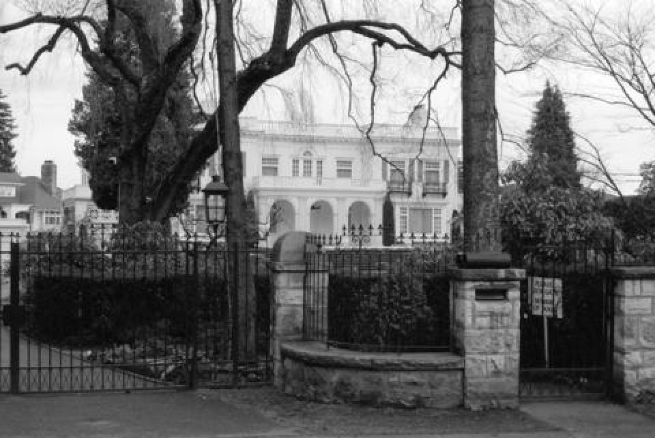 3390 The Crescent c. 1986

Source: City of Vancouver Archives Item : CVA 791-0955 - 3390 The Crescent