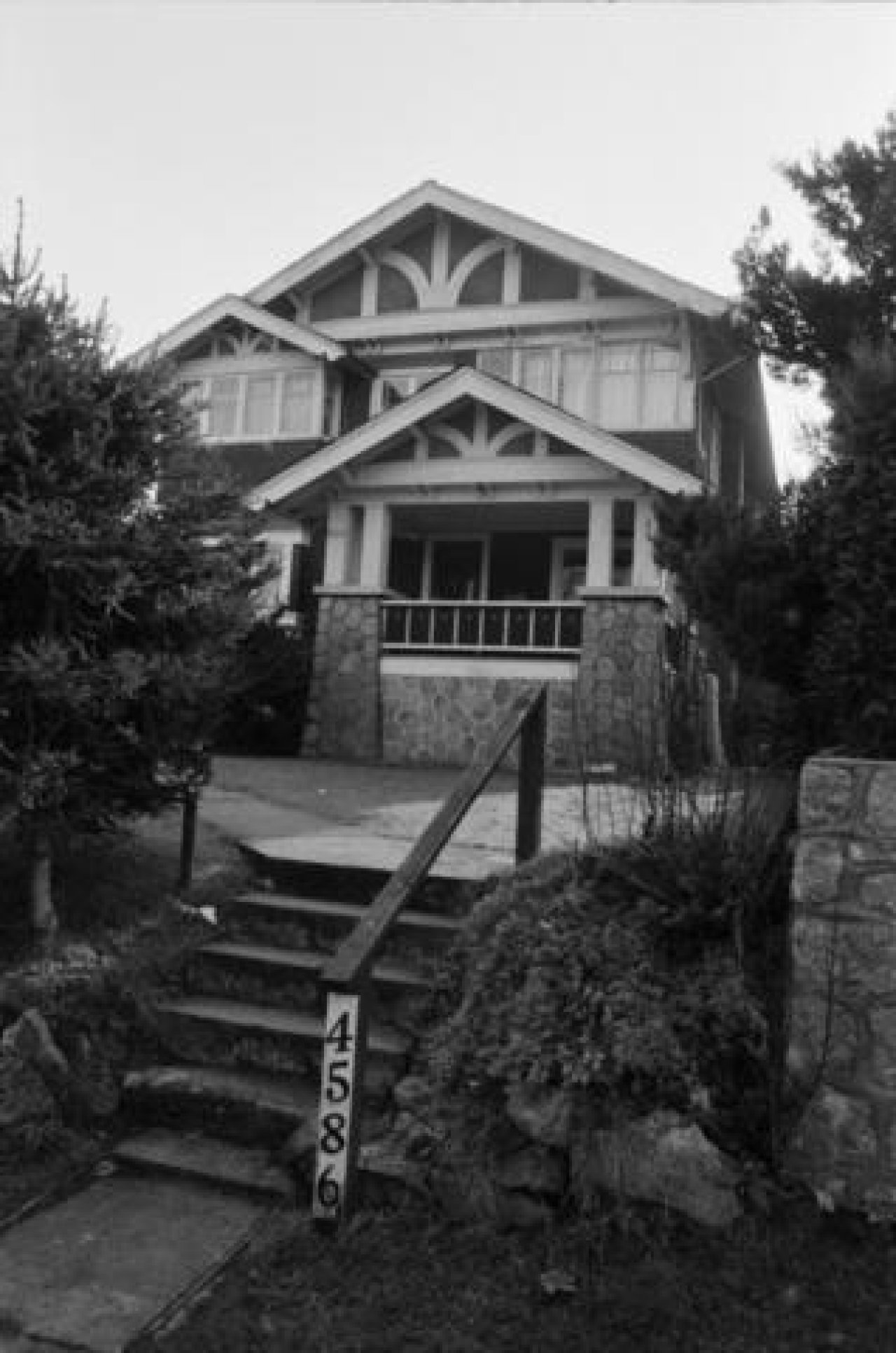 Photo of 4586 W 6th in the 1980s from the City of Vancouver Archives, CVA 790-1946_141.