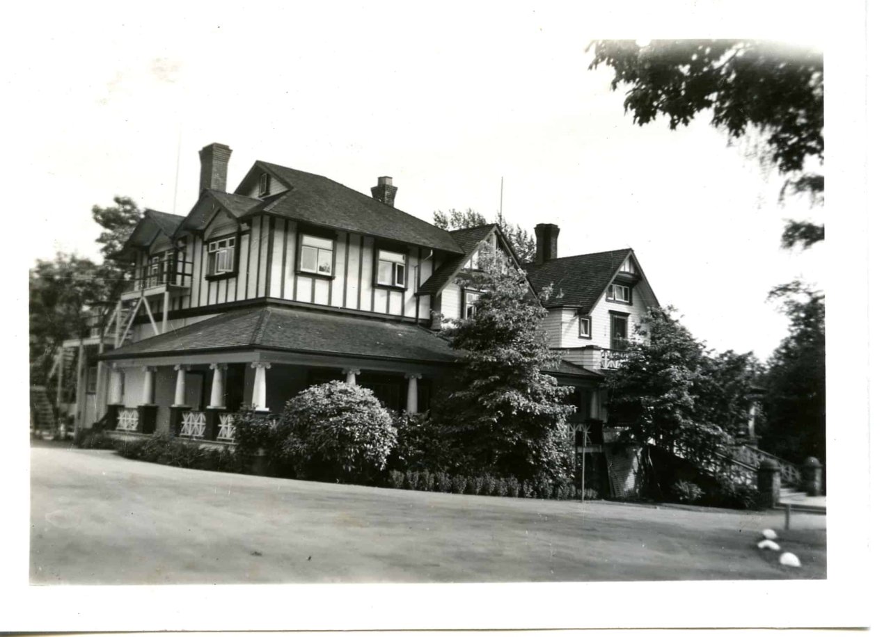 Old Residence, 1947. Courtesy of Crofton House Archives EMP-1-66