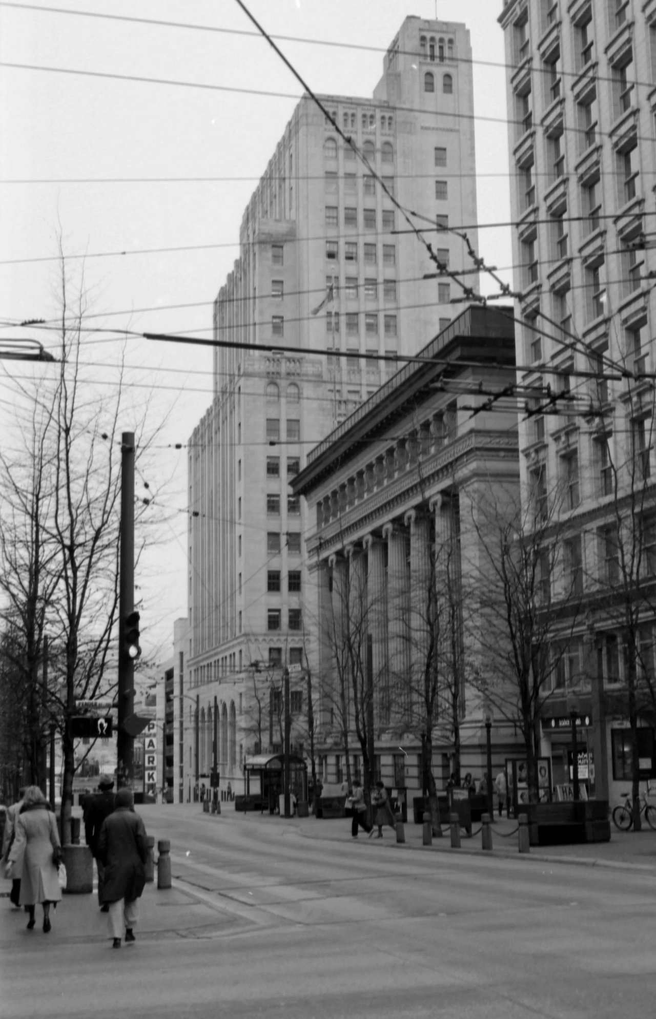 685 W Hastings St 1986
Source: City of Vancouver Archives Item : CVA 791-1079 - 675-685 West Hastings Street