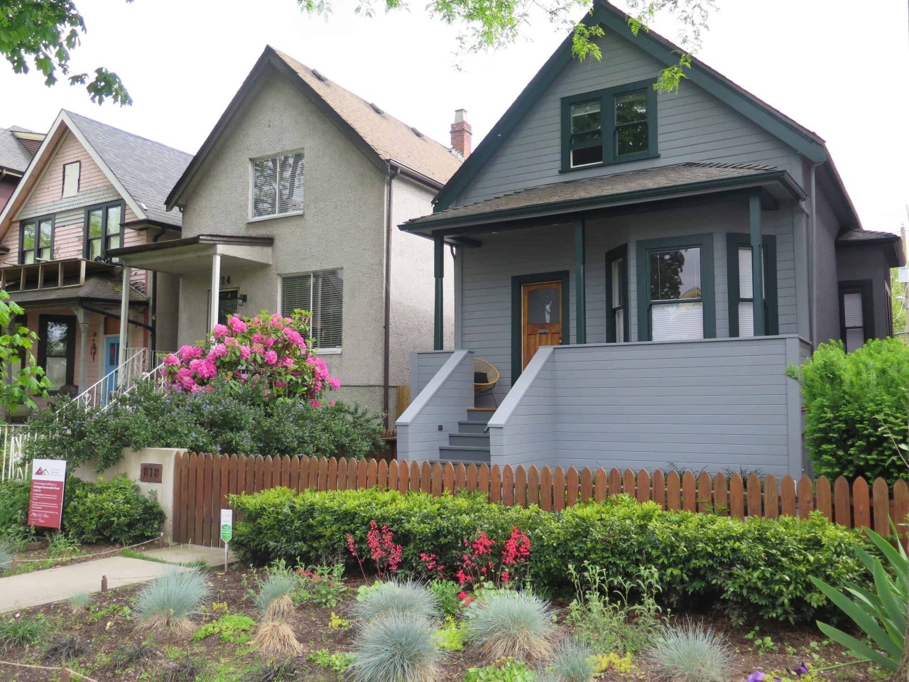 Streetscape including the Roscoe Residence at 818 Keefer Street in 2019. Credit: VHF